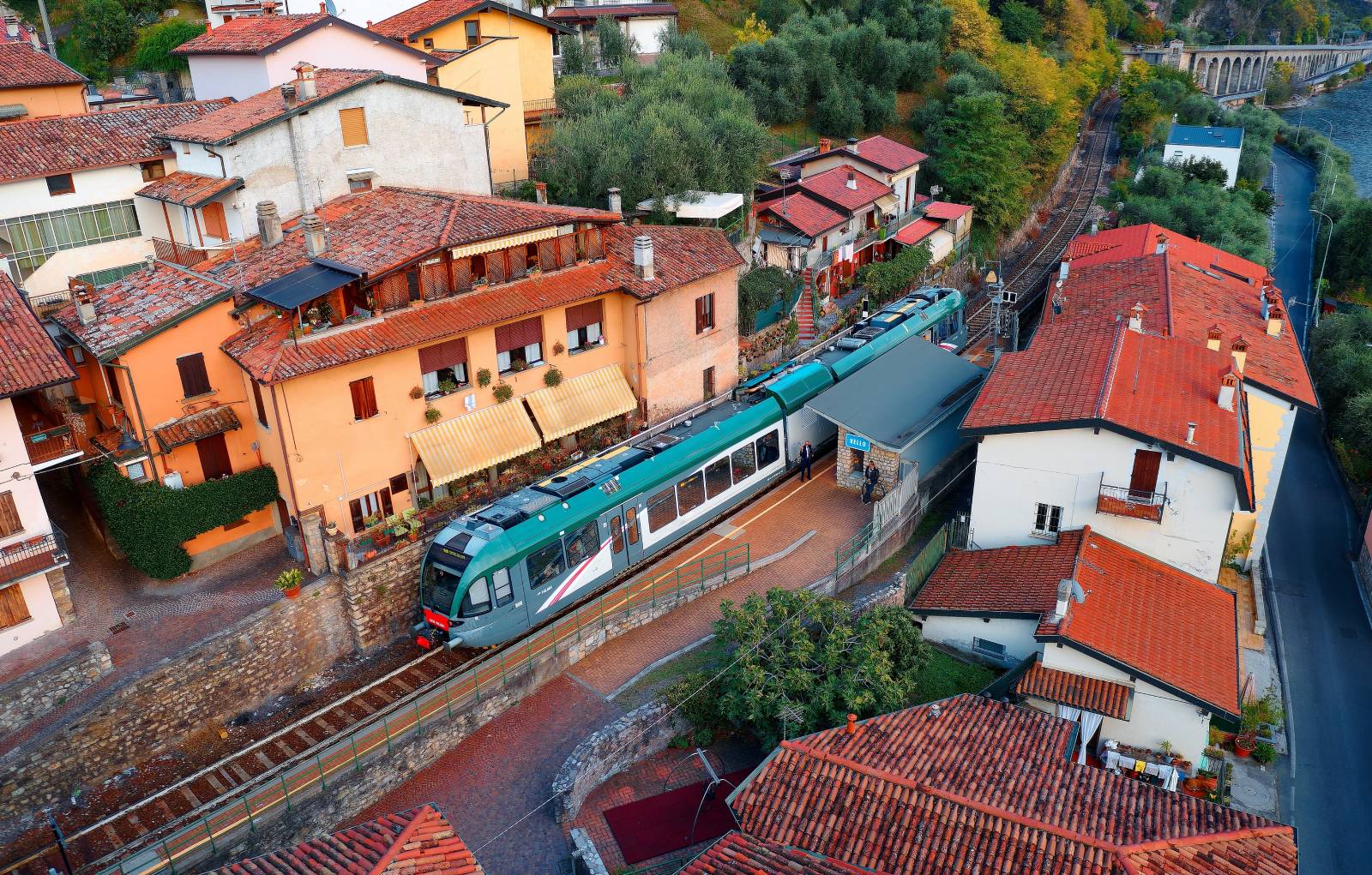 Corso di ripasso A2-4,  Tema stare Gerundio, participio passato e pronomi