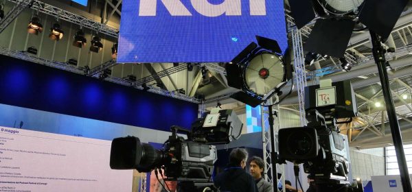 italian-quiz-show-2-shutterstock_1394920451